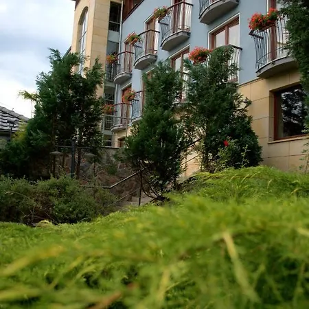 Resort 4 Pory Roku Sauna & *
