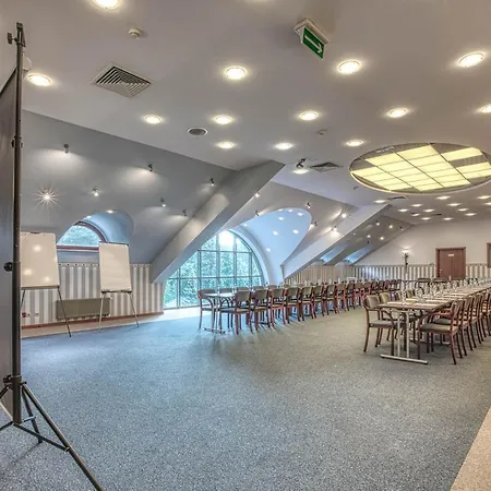 Θέρετρο 4 Pory Roku Sauna & Bakowo