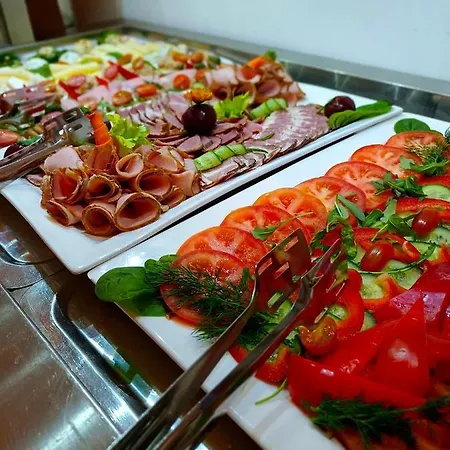 Θέρετρο 4 Pory Roku Sauna & Bakowo