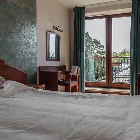 Ośrodek wypoczynkowy 4 Pory Roku Restauracja I 2*