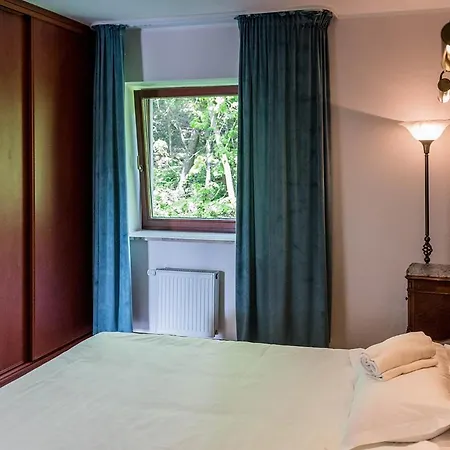 Θέρετρο 4 Pory Roku Sauna & Bakowo