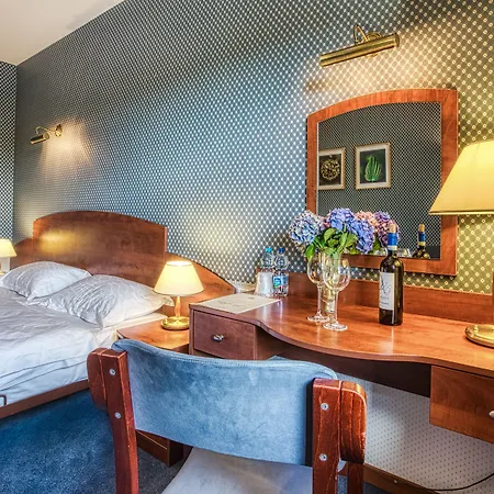 4 Pory Roku Sauna & 2* Bakowo