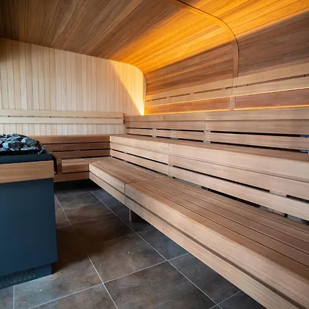 4 Pory Roku Sauna & 度假村 Bakowo