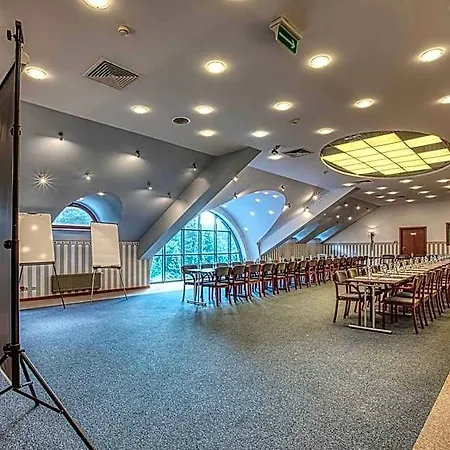 אתר נופש 4 Pory Roku Sauna & 2*