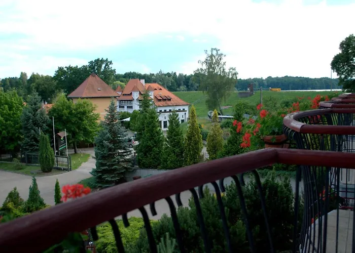 4 Pory Roku Sauna & 2*