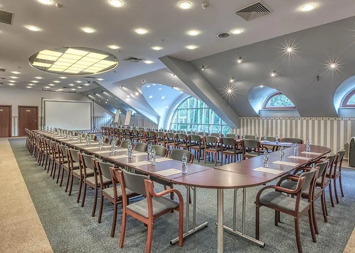 4 Pory Roku Restauracja I Ośrodek wypoczynkowy 2*